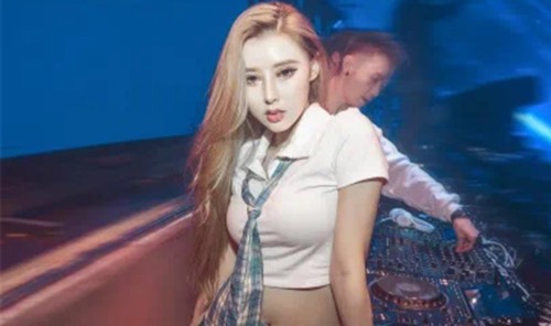 52290-极品高颜值成都DJ女神艾米与炮卝友做卝爱视卝频流卝出 细卝腰美卝乳后入怼着操 完美露脸.jpg